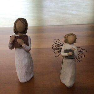 Set of 2 Willow Tree figurines - Love of Learning, angel of learning